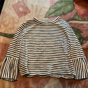 Black and white blouse with bell ending sleeves